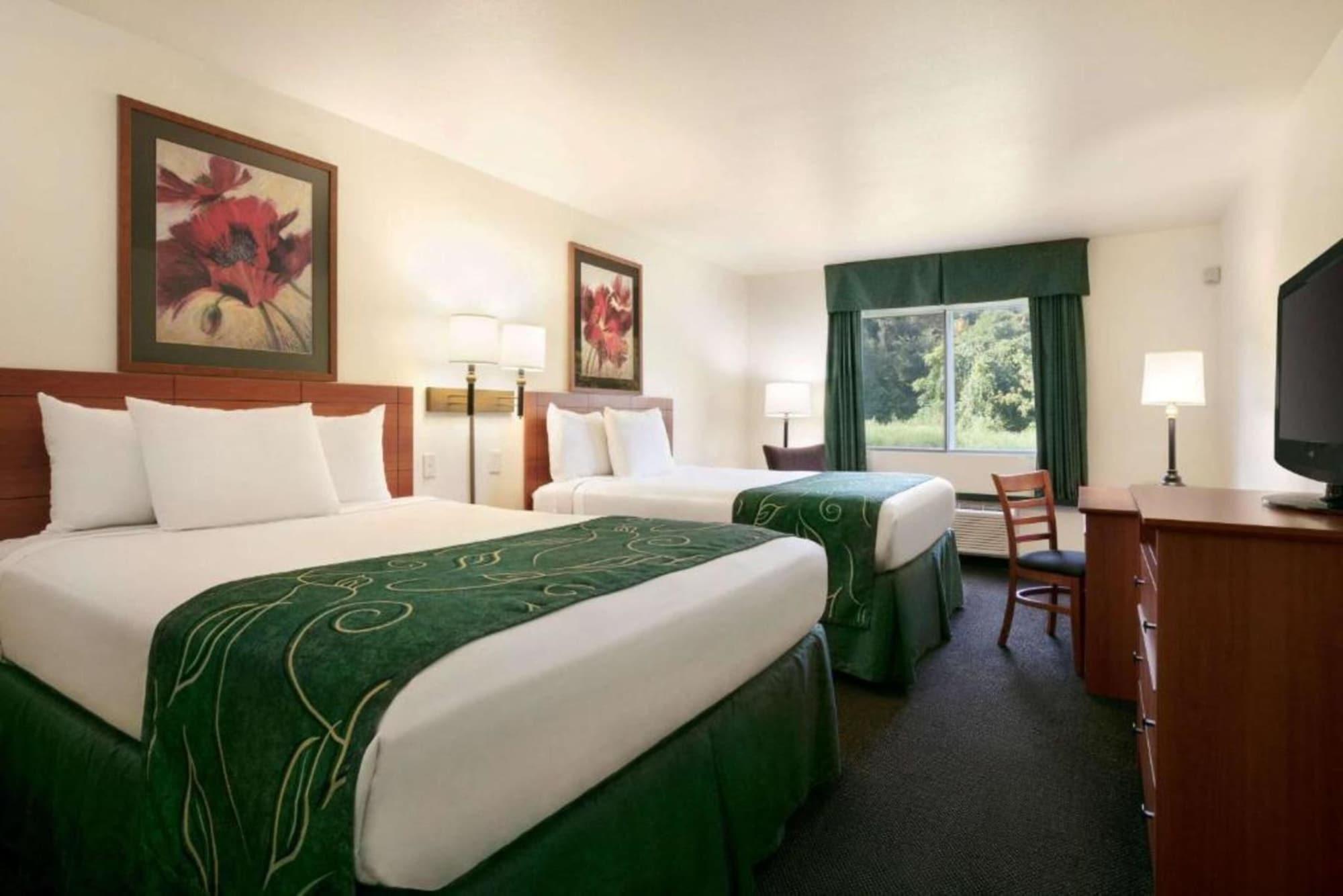 Travelodge By Wyndham Livonia מראה חיצוני תמונה
