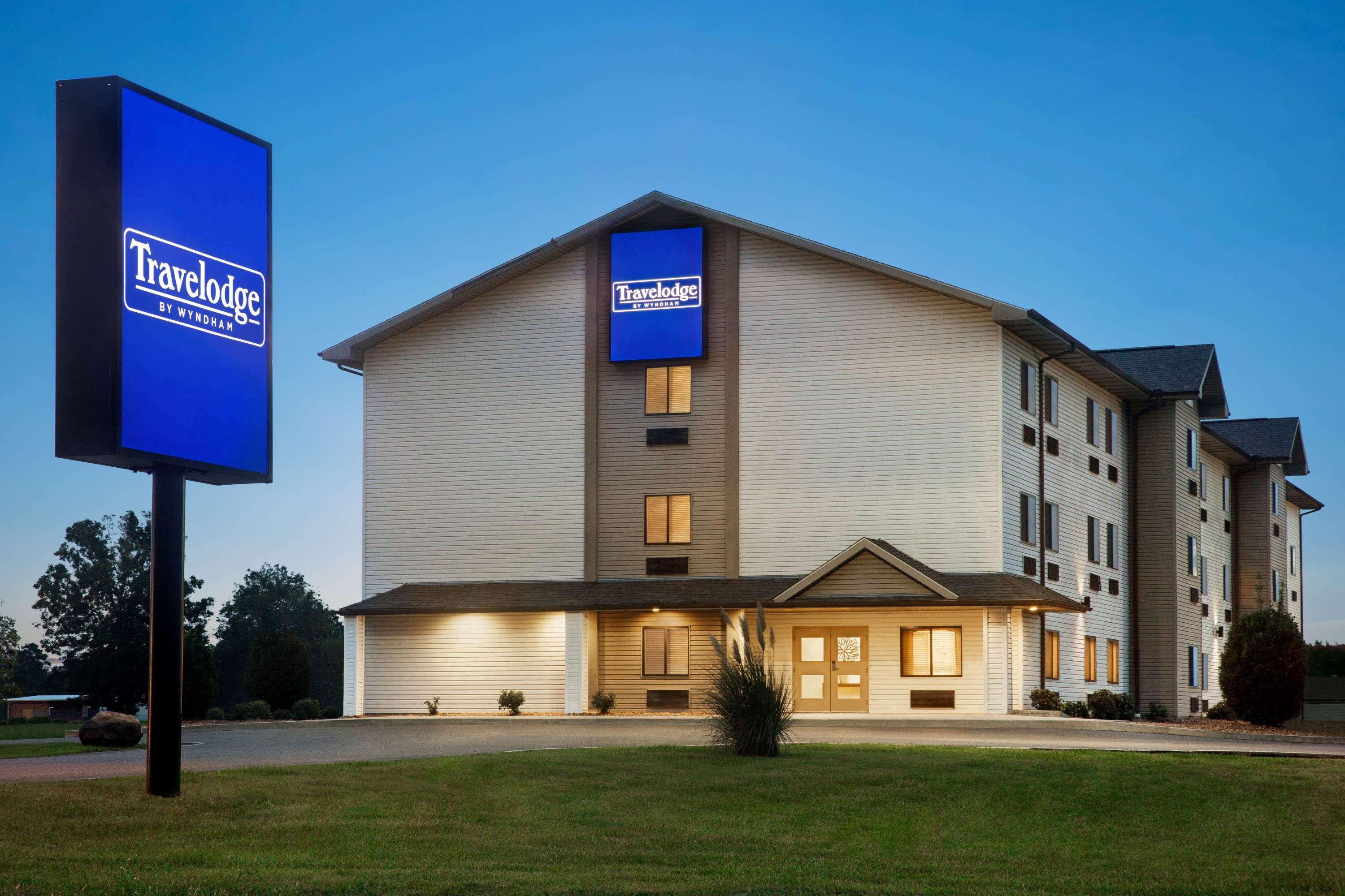 Travelodge By Wyndham Livonia מראה חיצוני תמונה