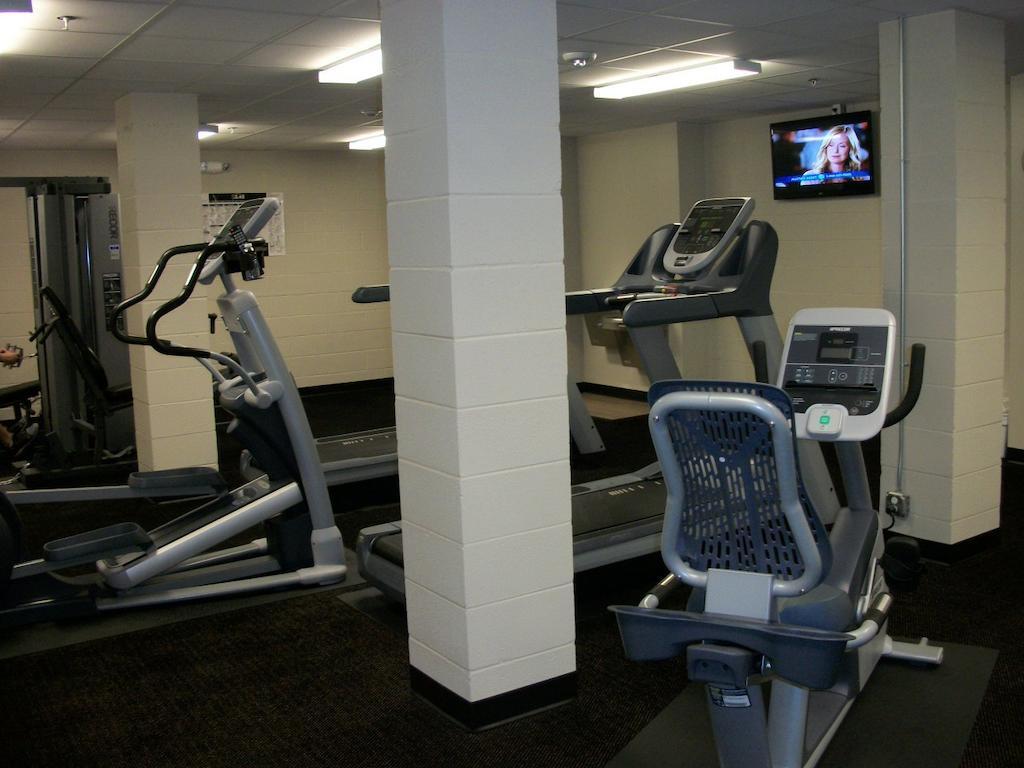 Travelodge By Wyndham Livonia מראה חיצוני תמונה