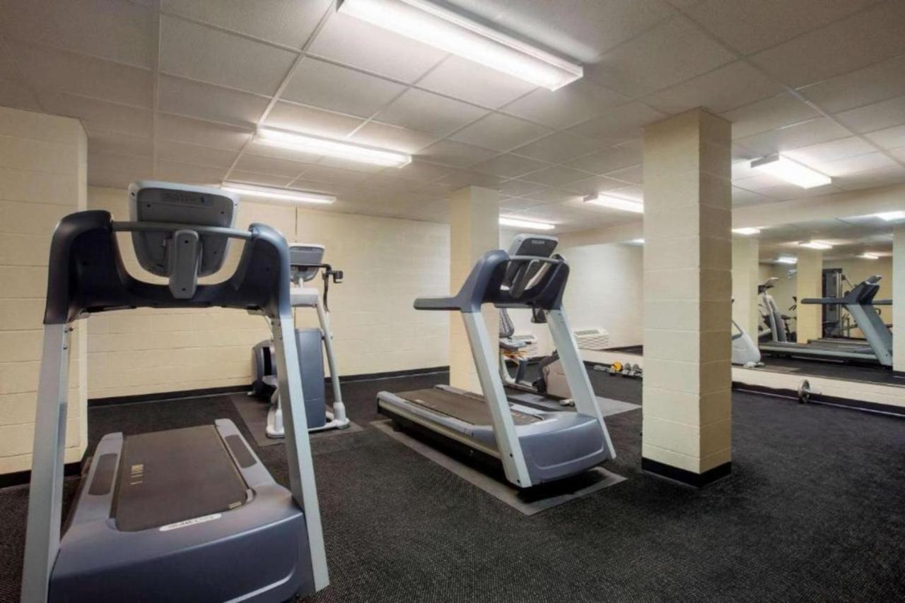 Travelodge By Wyndham Livonia מראה חיצוני תמונה